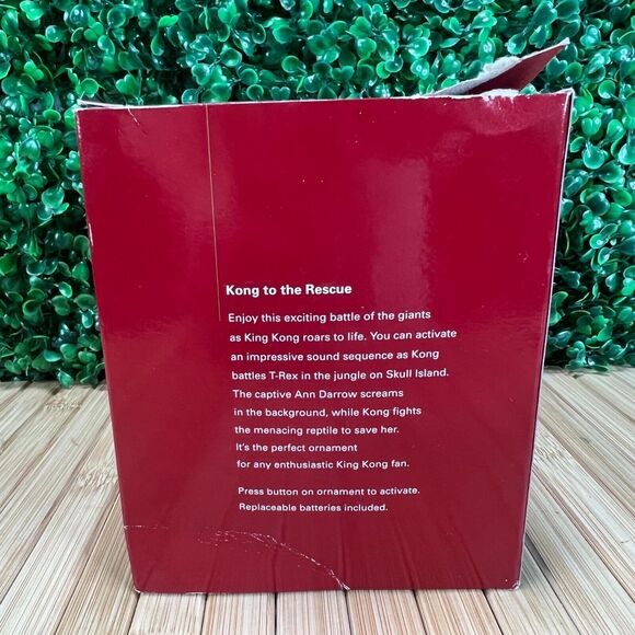 CARLTON CARDS HEIRLOOM KING KONG TO THE RESCUE ORNAMENT #148 - Picture 2 of 9